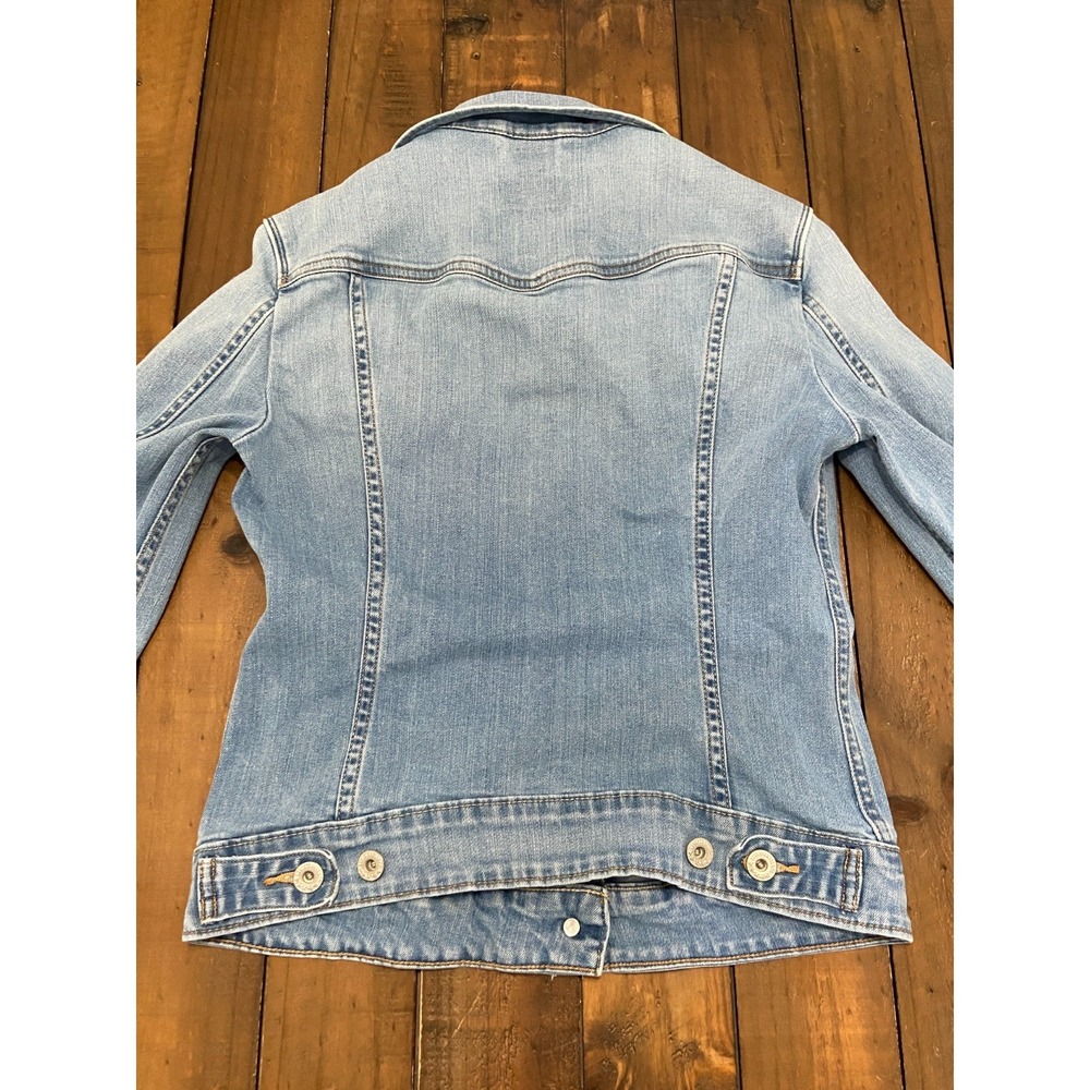 Levi's Women's Classic Trucker Denim Jacket Size S Light Wash Blue 70240-0045 - Picture 3 of 7